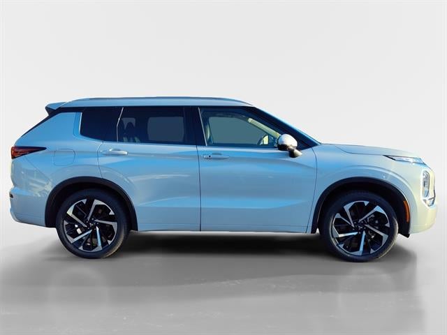 2023 Mitsubishi Outlander — rear three-quarter view